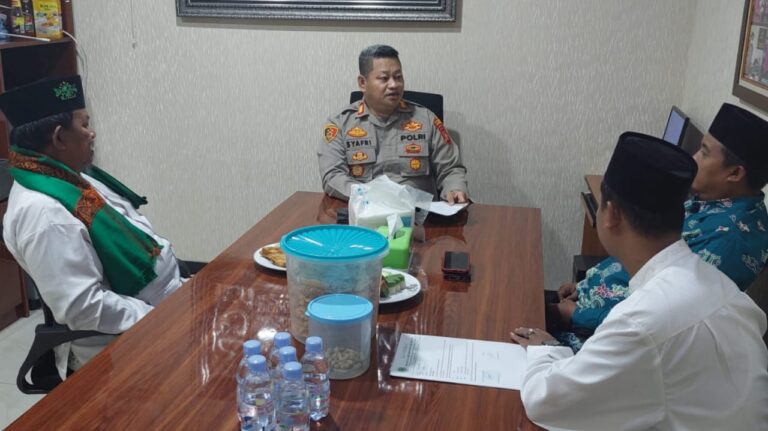 Kapolsek Kalideres Menerima Kunjungan Ketua dan Pengurus MUI Kec. Kalideres Jakbar