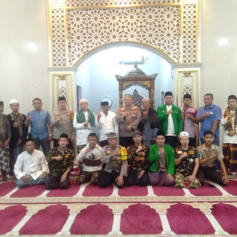Kapolsek Kalideres Pimpin ‘Curhat Subuh’ di Masjid Jami Miftahul Jannah