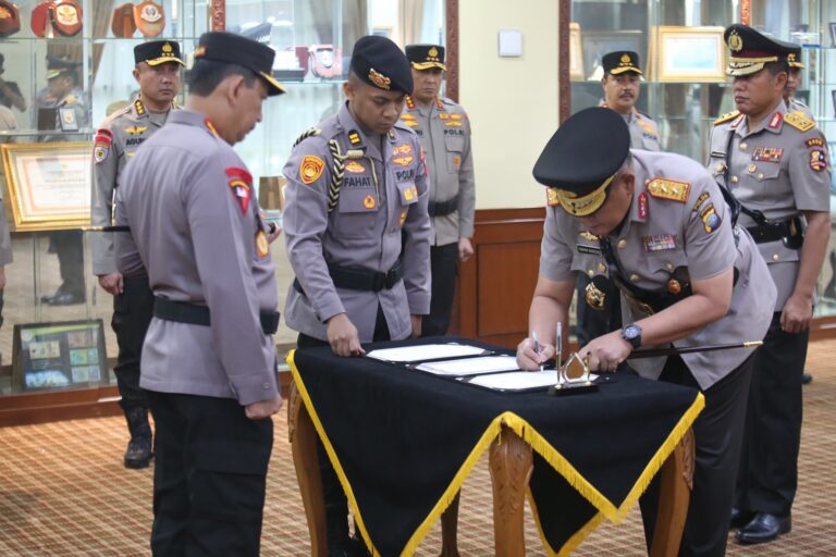 KAPOLDA KEPRI RESMI DIJABAT IRJEN POL DRS. TABANA BANGUN M.SI