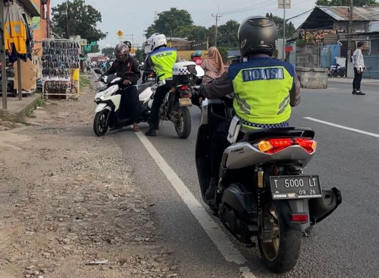 Satlantas Polres Karawang Gelar Patroli Simpatik Dukung Ops Keselamatan Lodaya 2023