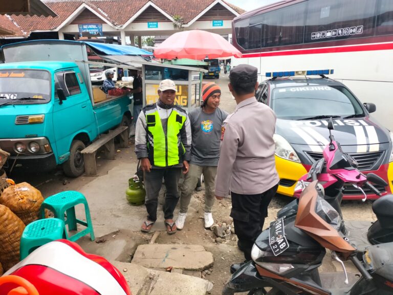 Wujudkan Kondusifitas Kamtibmas Kewilayahan Patroli Polsek Cikijing Sambang Ke Terminal Cikijing