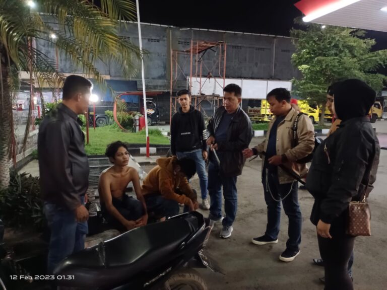 Patroli KRYD Polresta Cirebon Amankan Miras hingga Pemuda Membawa Sajam