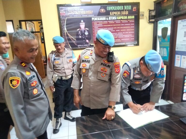 Kembali Kunjungi Polsek, Sipropam Polres Majalengka Ajak Anggota Lebih Baik Lagi