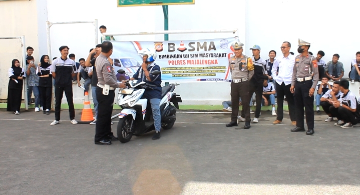 Ajak Pelajar Menjadi Pelopor Keselamatan Berlalu – Lintas, Satlantas Polres Majalengka Kunjungi SMK PUI Majalengka
