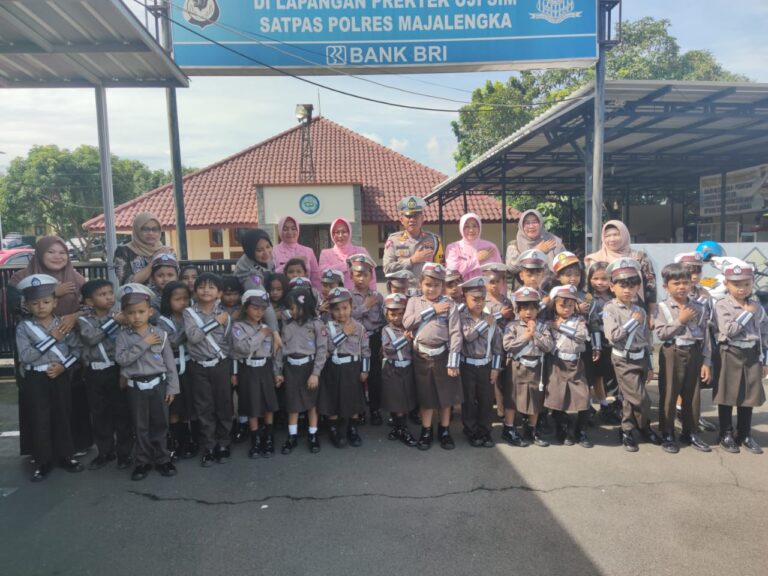 Tanamkan Budaya Tertib Berlalu Lintas, Satlantas Polres Majalengka Edukasi Anak TK Bhayangkari 32