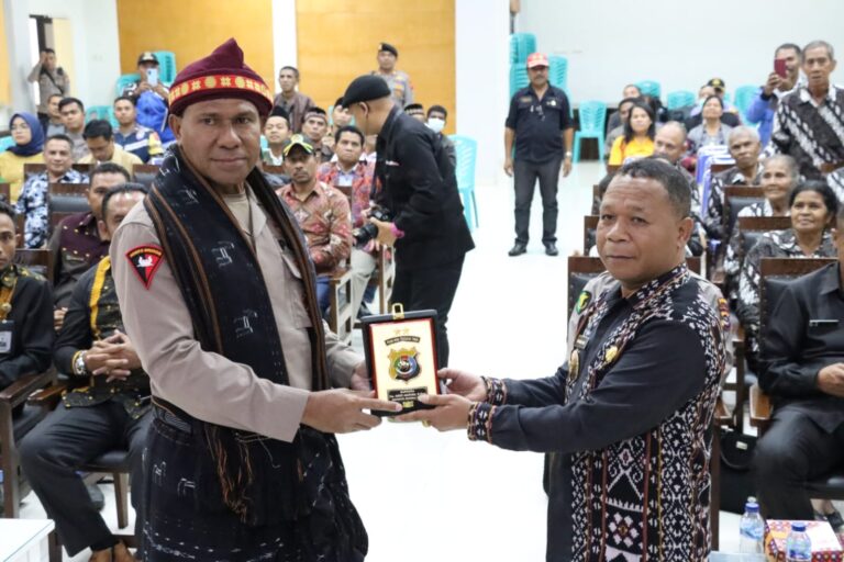 Audensi Bersama Para Tokoh Di Kabupaten Ngada Kapolda NTT: Hubungan Polri Dengan Masyarakat Tetap Baik