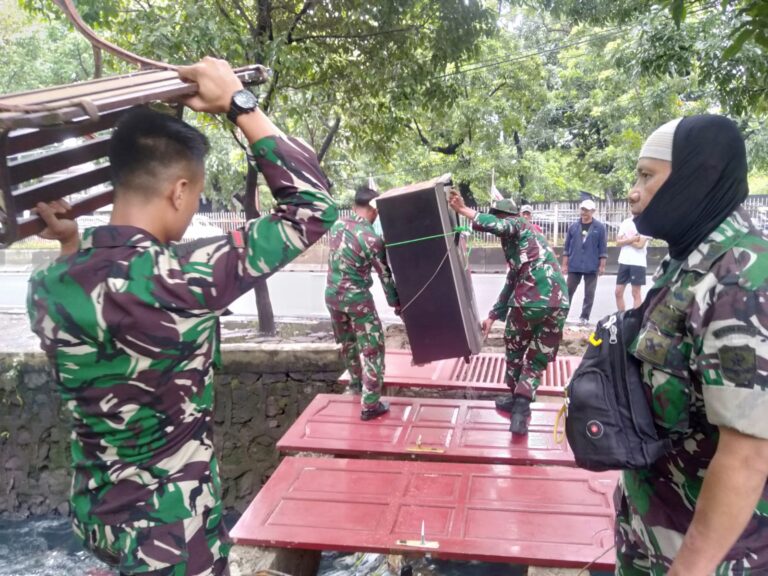 Danramil 05/KJ Pimpin Pelaksanaan Perpindahan Warga Eks Komplek Yonhubad ke Cijantung