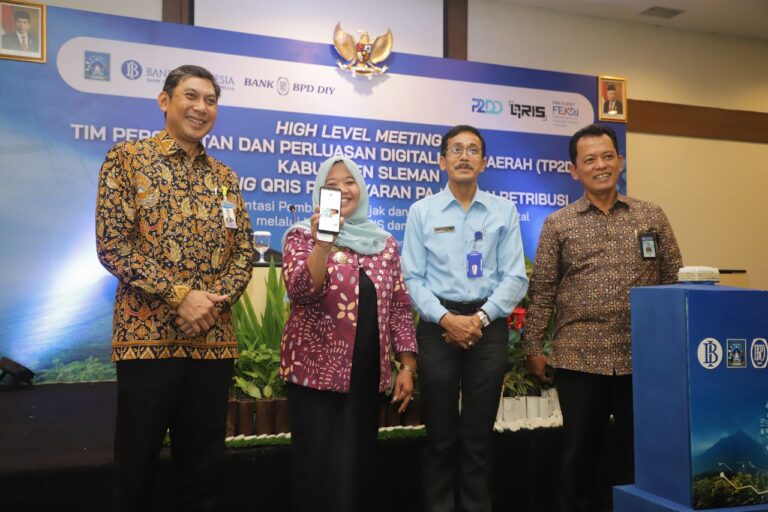 Bupati Sleman, Kustini Sri Purnomo Melakukan launching Pembayaran Pajak dan Retribusi Melalui Integrasi Quick