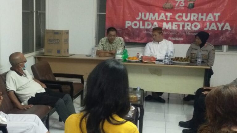 “Jumat Curhat” Polsek Kalideres Silaturahmi dengan Pengurus RW Serta Warga di Wilayah Perum Taman Surya