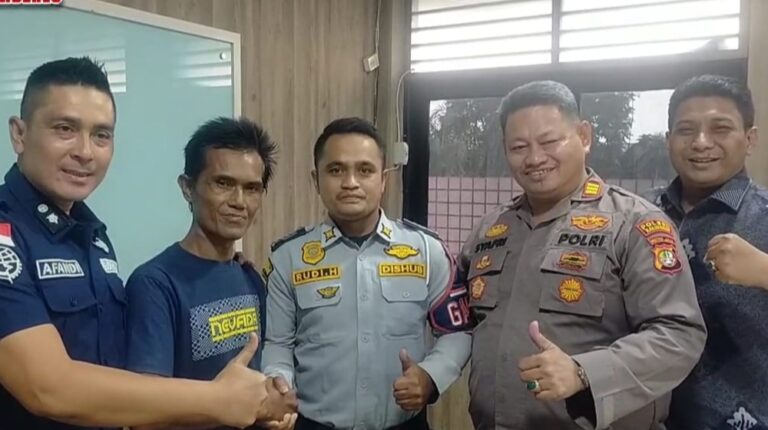 Polsek Kalideres Mediasi Keributan Antara Petugas Dishub Dengan Tukang Parkir Liar