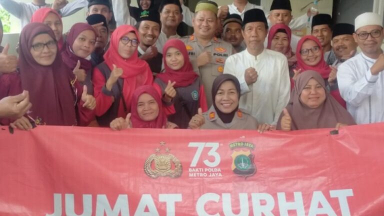 Kapolsek Kalideres Giat Jumat Curhat Polda Metro Jaya di RW 09 Kampung Gaga