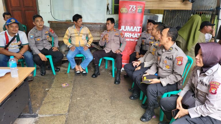 Melalui “Jumat Curhat”, Polres Pelabuhan Tanjung Priok Semakin Dekat dengan Warga