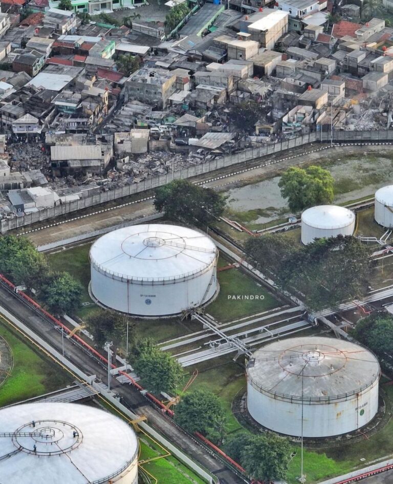Polri Bantu Tangani Kebakaran Depo Pertamina Plumpang: Identifikasi Korban hingga Usut Penyebabnya