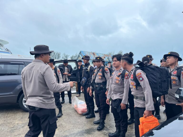 Kapolres Natuna Bersama 35 Personil, Berangkat Nenuju Serasan Bantu Penanganan dan Evakuasi Korban Bencana Longsor