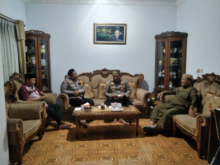 Kapolsek Kalideres Ciptakan Suasana Kondusif Kunjungan ke Tokoh Agama