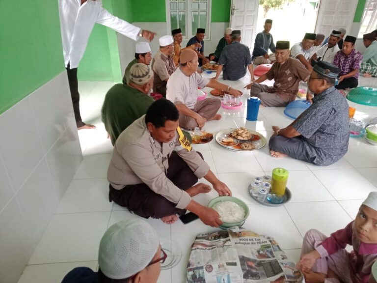 Bhabinkamtibmas Desa Batu Berdaun Sambangi Masarakat Berikan Himbauan Kamtibmas