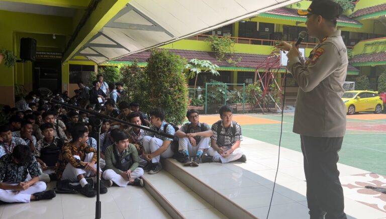 Program Police Go To School, Polsek Setiabudi Ajak Pelajar Patuhi Maklumat Selama Ramadhan
