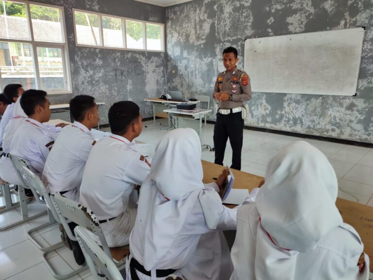 Satlantas Polres Majalengkaa Kunjungi Sekolah Sosialisasi Etika Berlalu lintas