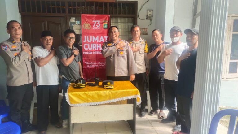 Jumat Curhat, Kapolsek Kembangan Bersama Polisi RW 05 Kel. Srengseng Ciptakan Kondisi Aman