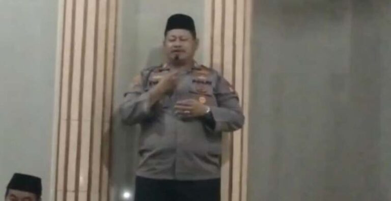 Subuh Keliling, Kapolsek Kalideres Sholat di Musholah Baiturrohim Ajak Warga Cegah Tawuran