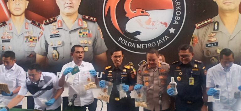 Polisi dan Bea Cukai Ungkap Kasus Penyelundupan Sabu Modus Swallow