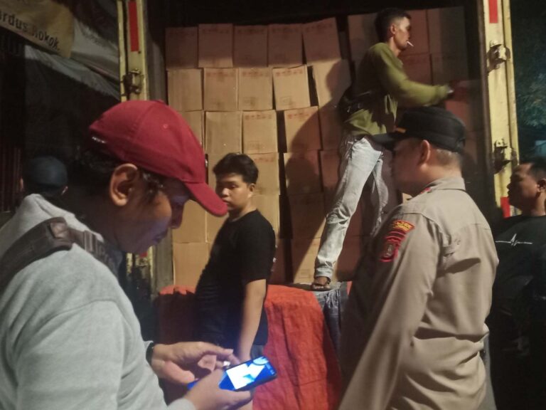 Polisi Gerebek Gudang Penyimpanan Miras Berkedok Toko Sembako