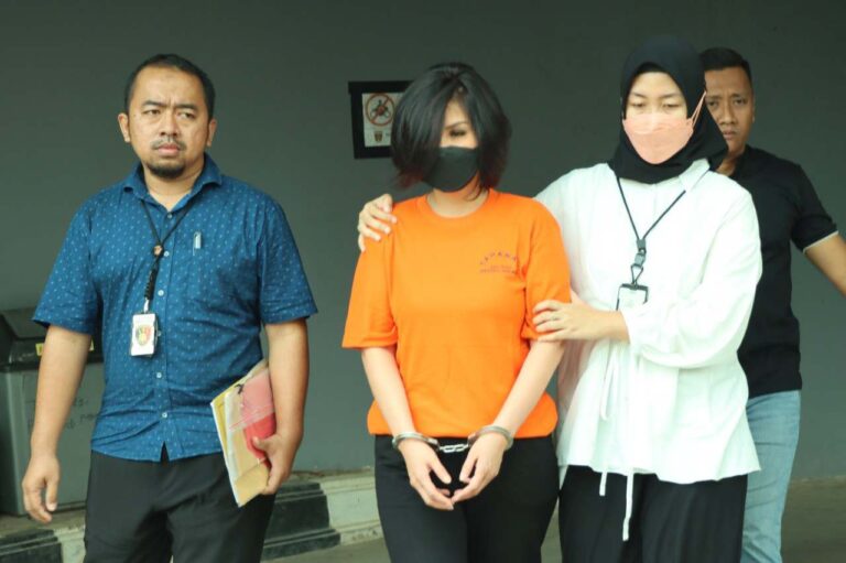 Berkas Perkara P21, Tersangka Natalia Rusli Di limpahkan Ke Kejaksaan