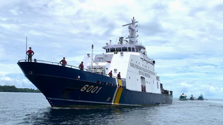 KKP Tangkap Enam Kapal Ilegal Fishing di Laut Natuna dan Sulawesi