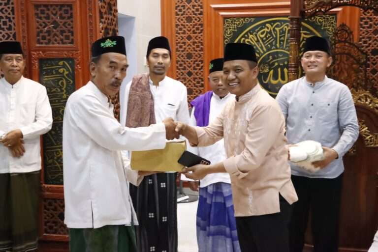 Safari Ramadhan,Kapolres Madiun Kota Kunjungi Masjid Baiturrahim Di Desa Ngetrep