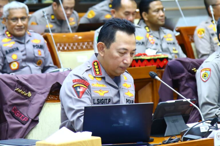Kapolri Kenalkan Pejabat Baru Saat Rapat Kerja Dengan Komisi III DPR RI