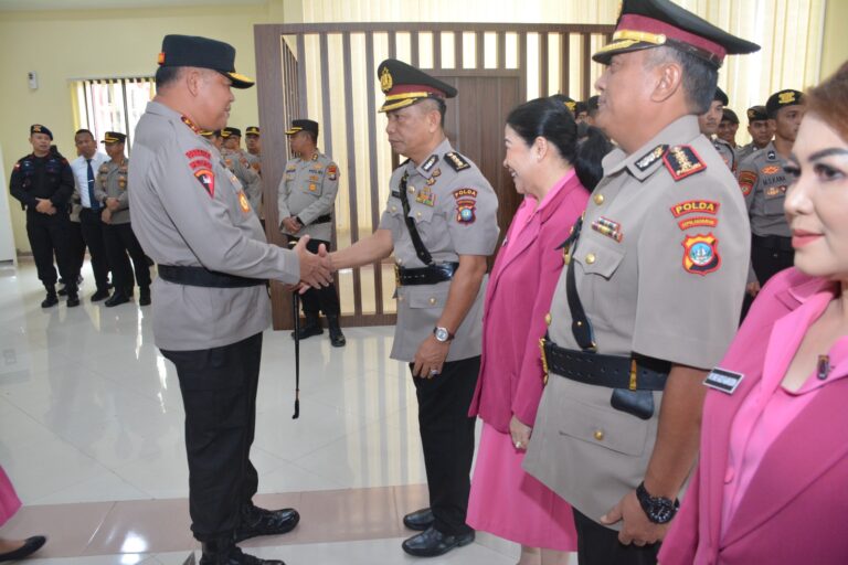 KAPOLDA KEPRI PIMPIN SERTIJAB DIRRESKRIMUM, DIRRESNARKOBA, DIRPAMOBVIT, KABID HUMAS, KA SPN, DAN KAPOLRES KEP. ANAMBAS
