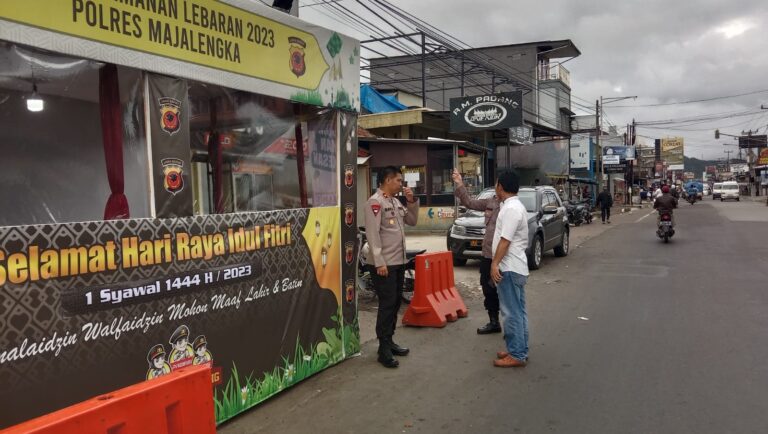 Jelang Mudik Lebaran, Wakapolres Majalengka Kompol Bayu Purdantono Cek Kesiapan Pos Pam Simpang Tiga Cikijing
