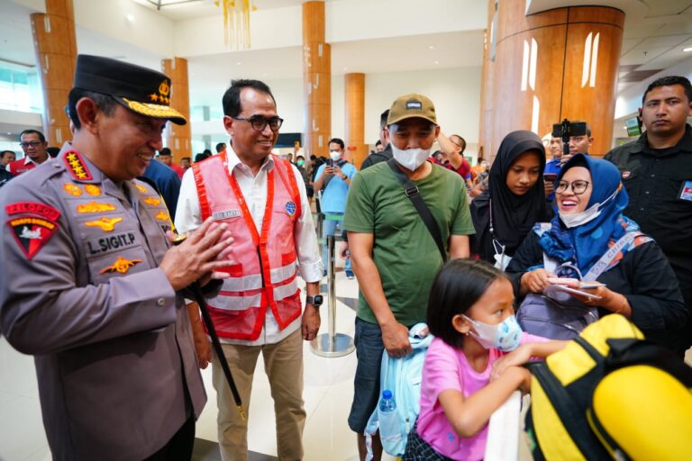 Bandara Juanda, Kapolri Minta Pemudik Lapor ke Posko Mudik Jika ada Keluhan