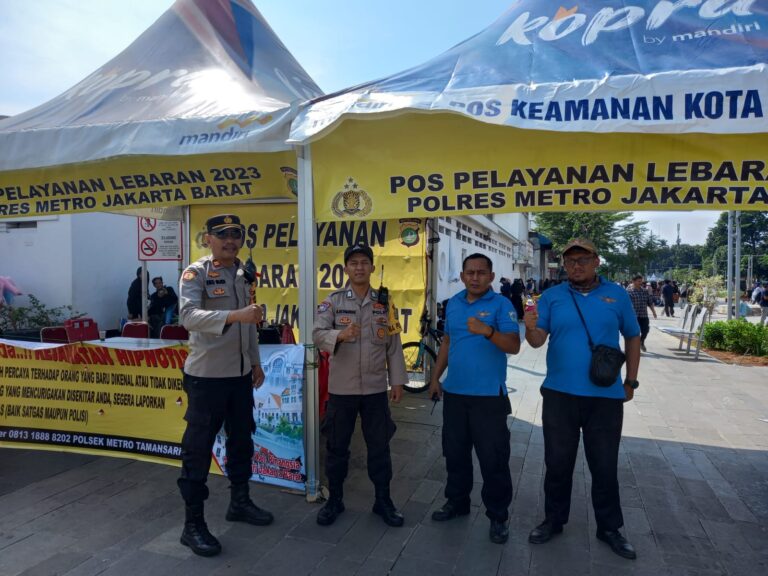 Kapolsubsektor Pinangsia Lakukan Pengamanan Lebaran Di Wisata Kota Tua