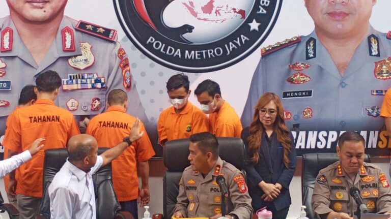 Polda Metro Jaya Ungkap Kasus Peredaran Narkotika Golongan 1 Jenis Pil PCC