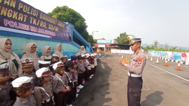 Polisi Sahabat Anak, Satlantas Polres Majalengka Terima Kunjungan Anak – Anak RA Mu’tazam