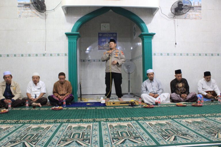 Polsek Kalideres Giat SULING dan Berikan Himbauan Kamtibmas di Musholla Al Maisyah