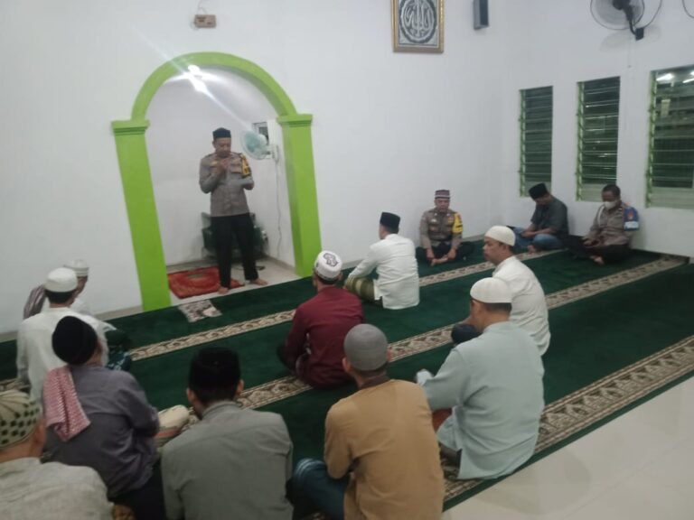 Sampaikan Pesan Kapolsek Kalideres dalam Giat SULING di Musholla Al Istiqomah