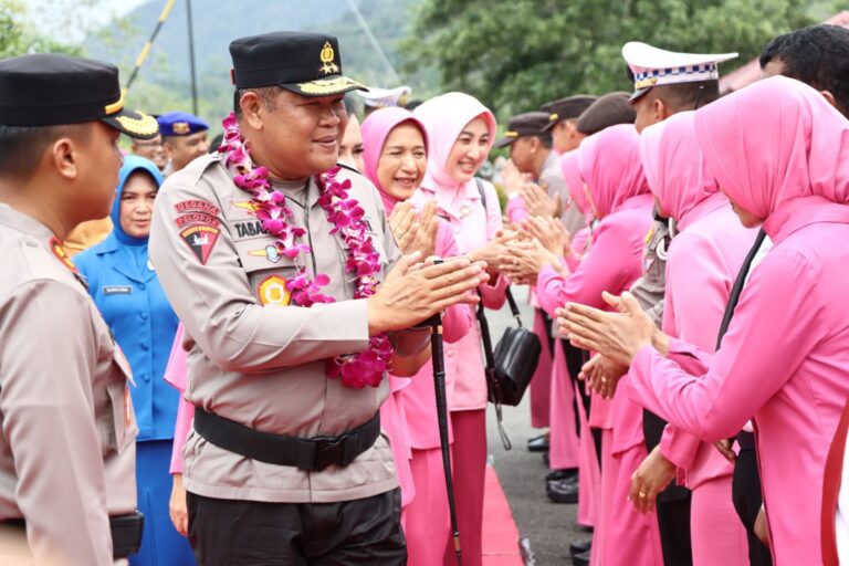 Polda Kepri Lakukan Kunjungan Kerja Ke Polres Lingga Dan Mako Lanal Dari Singkep