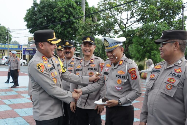Sebanyak 74 Personel Berulang Tahun, Kapolres Majalengka Berikan Ucapan Selamat
