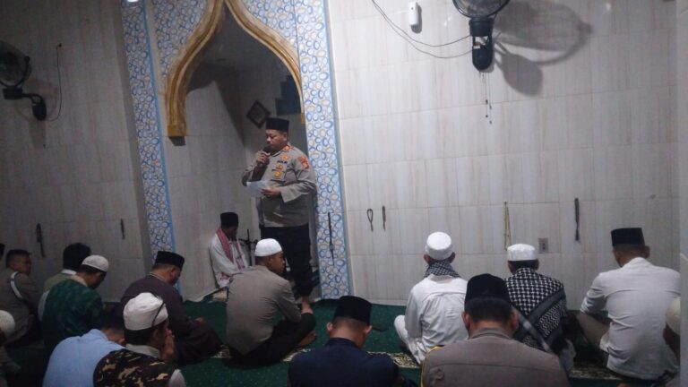 Ini Pesan Kapolsek Kalideres Usai Sholat Subuh Berjamaah di Musholla Al Mukhlisin
