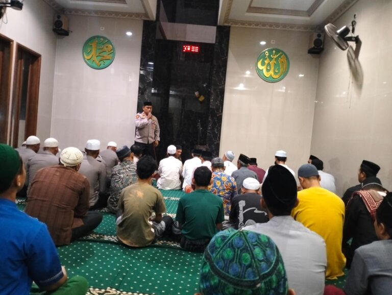 Personil Polsek Kalideres Sampaikan Himbauan Kamtibmas Usai Suling