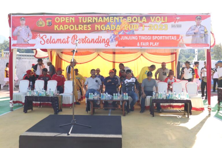 Lahirkan Atlit Potensi Kapolres Ngada Buka Open Turnament Bola Voli