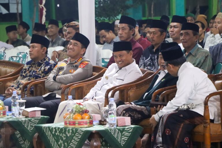 Hadiri Haul Almarhumin Sesepuh dan Warga Ponpes An Nashuha, Kapolresta Cirebon Beri Pesan Ini pada Masyarakat