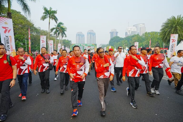 Fun Walk dengan Lintas Elemen, Kapolri Gaungkan Jaga Persatuan-Kesatuan Bangsa