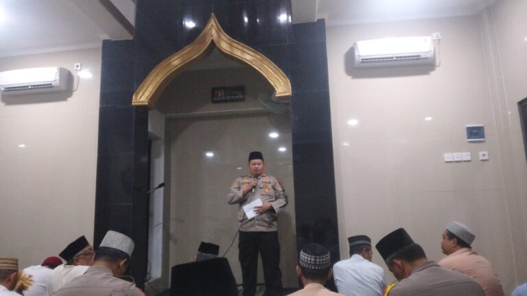 Safari Sholat Subuh Berjamaah, Kapolsek Kalideres Berikan Pesan Kamtibmas