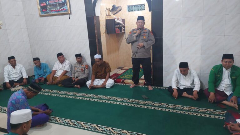 Sambut HUT bhayangkara ke-77, Kapolsek Kalideres Berikan Himbauan Kamtibmas di Musholla Imanul Islam