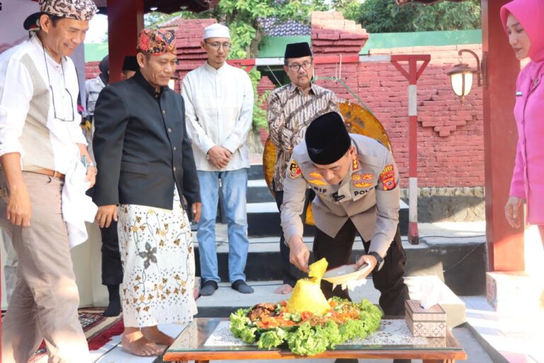 Peduli Warisan Budaya, Polresta Cirebon Resmikan Revitalisasi Situs Mbah Kuwu Sangkan