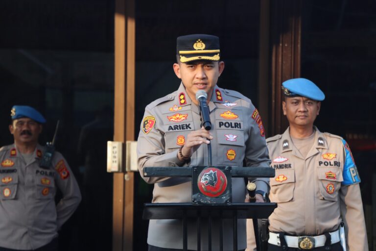 Polres Cirebon Kota Melaksanakan Apel Pratugas Malam Takbiran Hari Raya Idul Adha 1444 H/2023 M