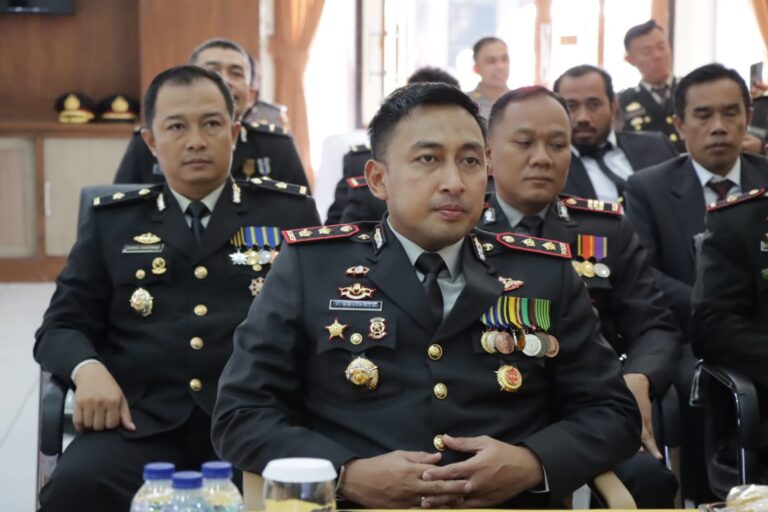 Polres Majalengka Menyaksikan Secara Live Streaming Upacara Peringatan Hari Bhayangkara Ke 77 Tahun 2023